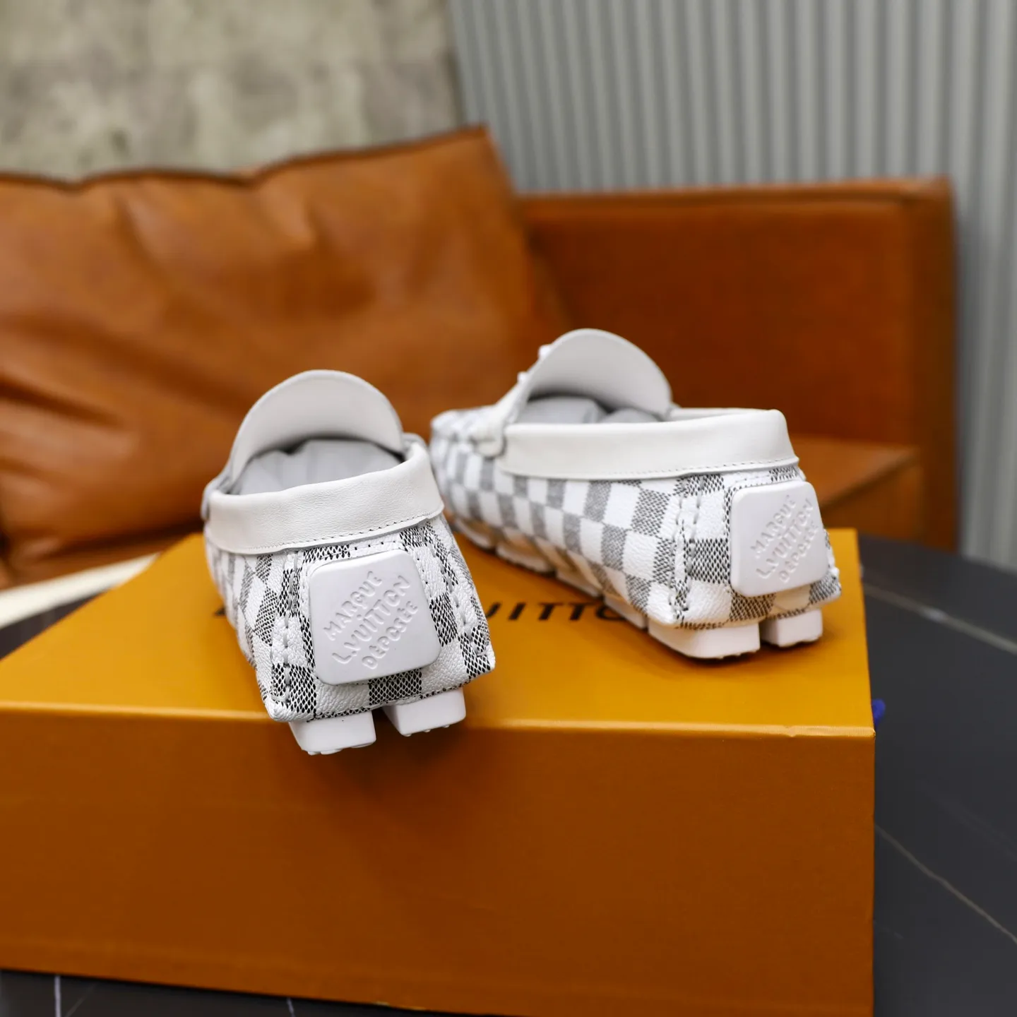 Ex-factory price: 480💰【LV】Louis Vuitton ⚠️High-end men’s driving and pedal series ⚠️38-44 (customized for 45) ⚠️All original cowhide leather! Thick and soft! Made entirely of calfskin lining! Rubber sheet anti-slip beanie sole! Three-dimensional package technology! Fashionable and classic! Handicrafts! Original high quality! Feel free to compare!